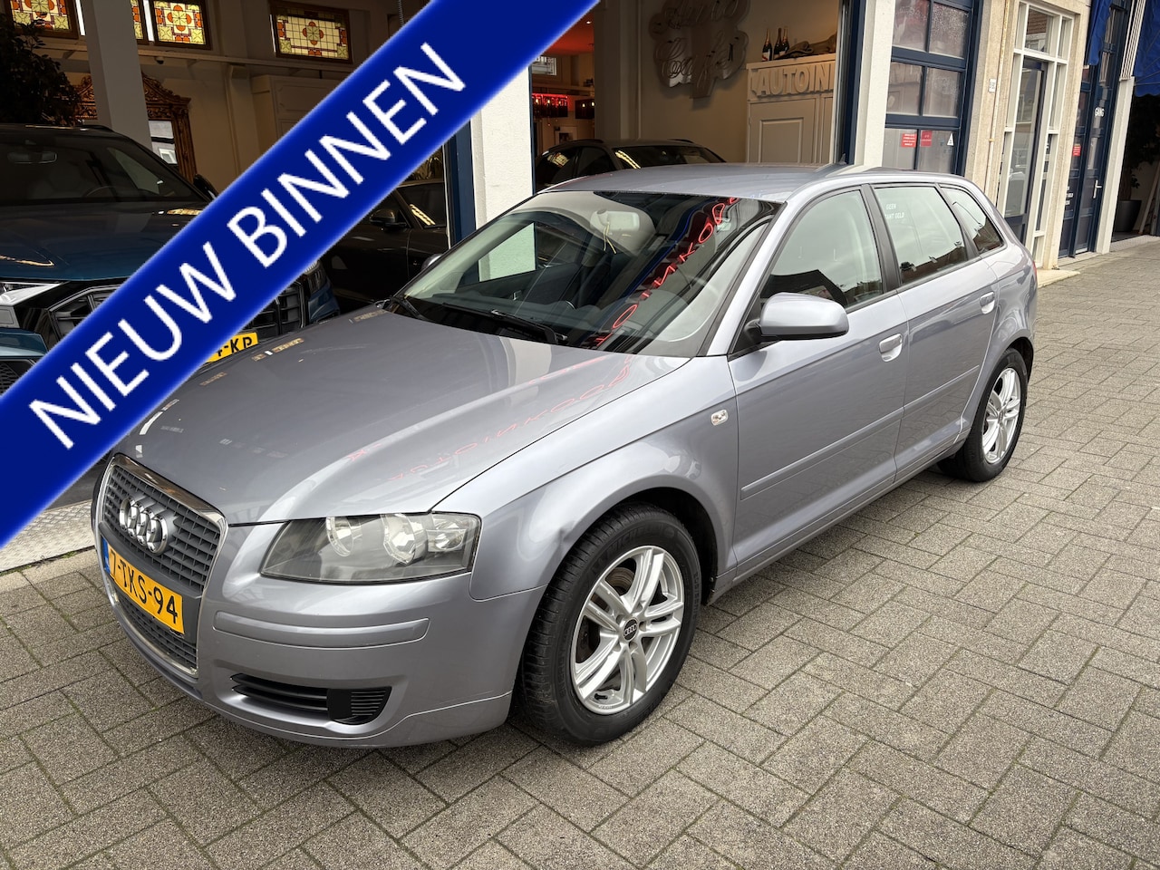 Audi A3 Sportback - 1.6 FSI Attraction CLIMA/CRUISE/APK 10-2026 - AutoWereld.nl