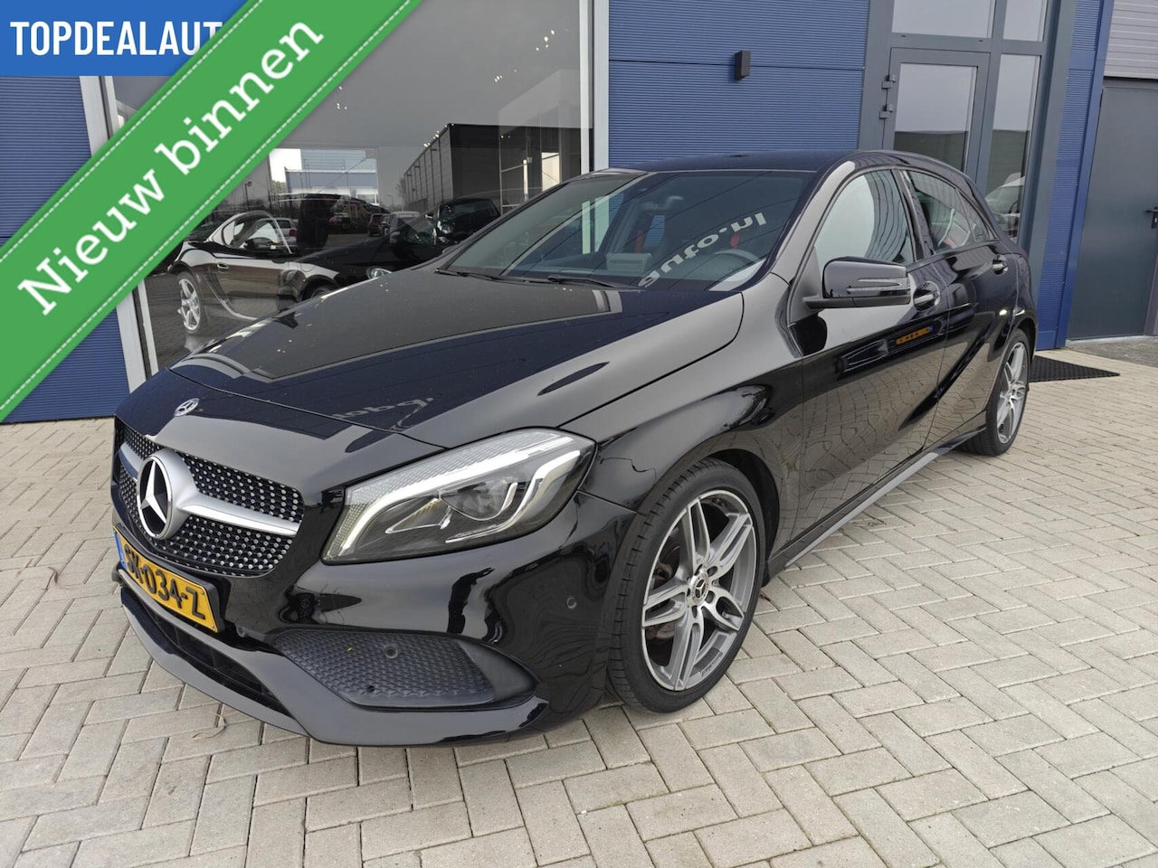 Mercedes-Benz A-klasse - 180 AMG Led/Sterrenhemel/Camera - AutoWereld.nl