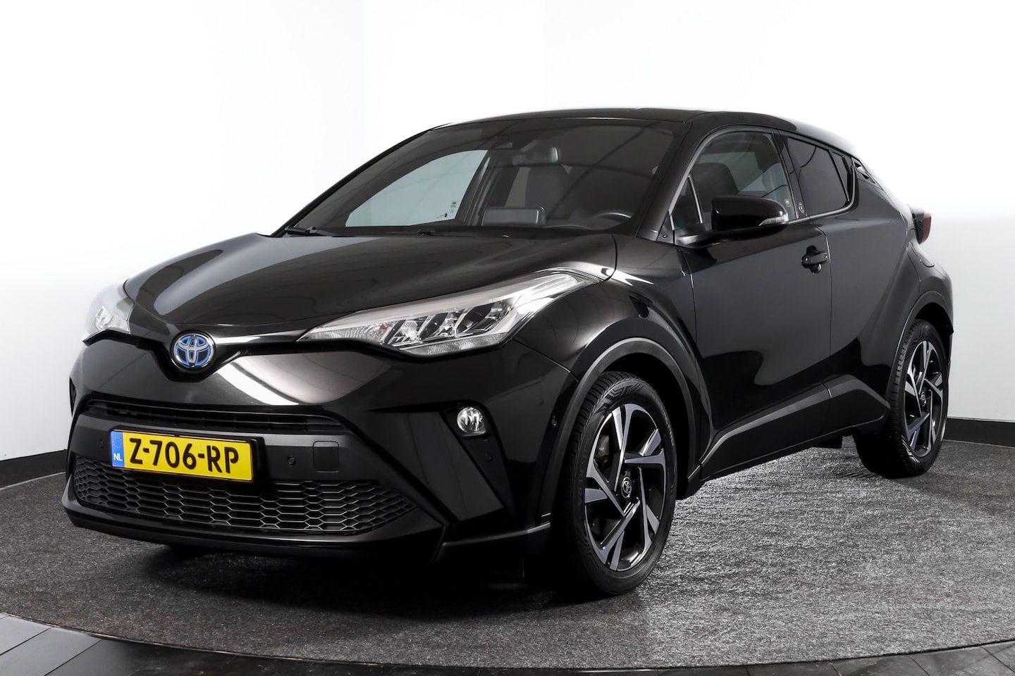 Toyota C-HR - 2.0 Hybrid Dynamic | Adapt. Cruise | Stoel-+Stuurverw. | PDC | Camera | NAV+App. Connect | - AutoWereld.nl