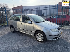 Skoda Fabia Combi - 1.4-16V Spirit+ AIRCOAPKINRUILKOOPJE