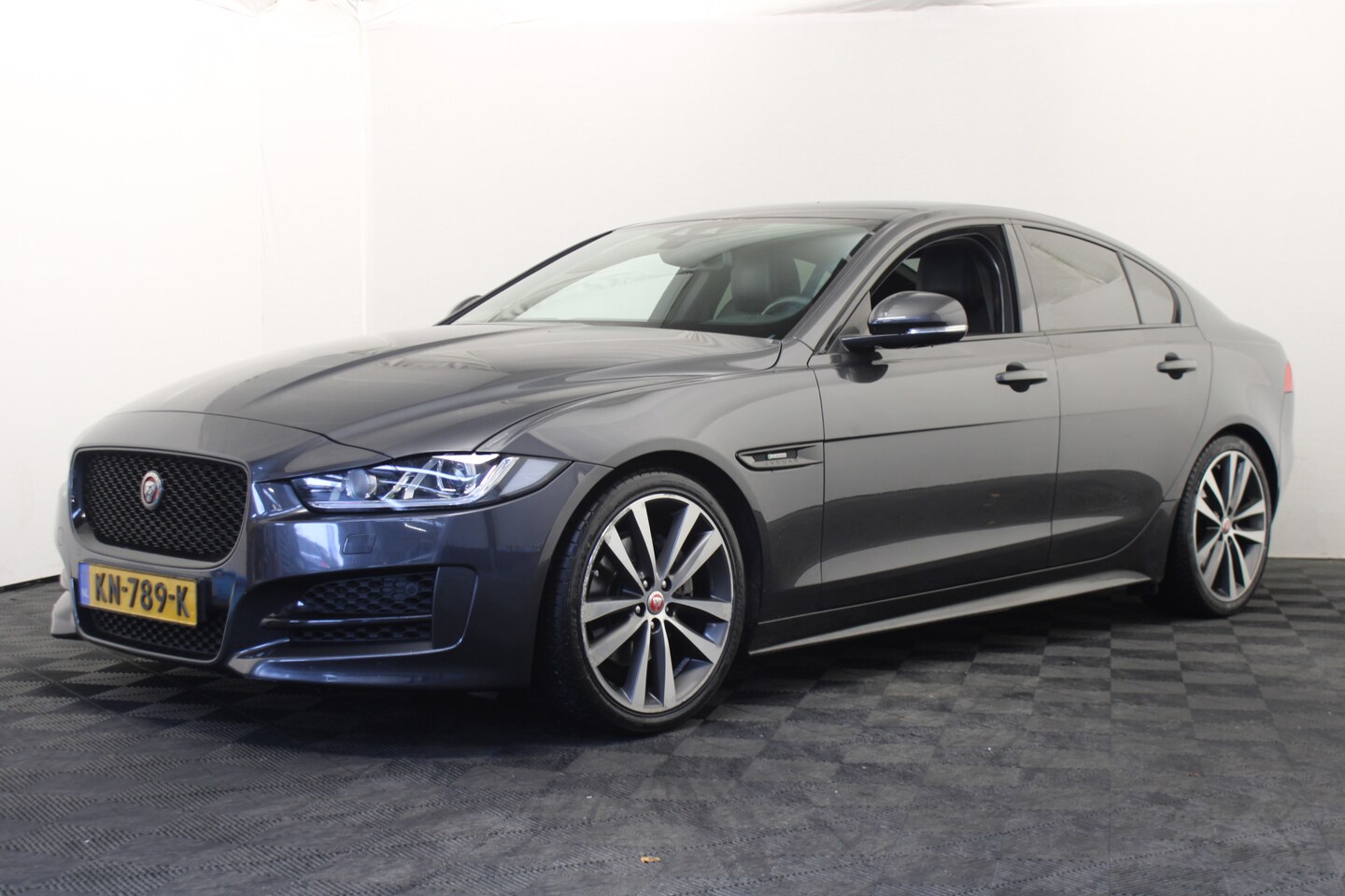 Jaguar XE - 2.0 D R-Sport 2.0 D R-Sport - AutoWereld.nl