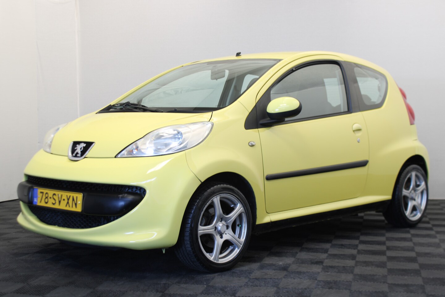 Peugeot 107 - 1.0-12V XS 1.0-12V XS - AutoWereld.nl