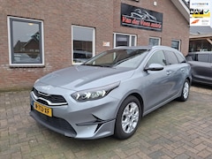 Kia Cee'd Sportswagon - Ceed 1.0 T-GDi DynamicPlusLine. Dealer onderhouden, zeer netjes en luxe o.a. stoel- & stuu