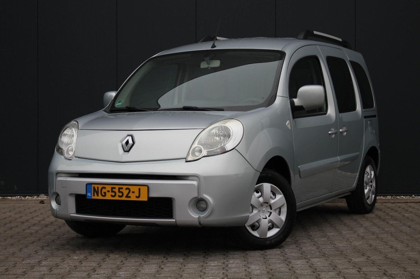 Renault Kangoo Family - 1.6-16V Privilège 5p. | Trekhaak | Cruise control | Airco | APK | - AutoWereld.nl