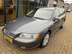 Volvo V70 - 2.5T AWD Edition Automaat LEER / NAVI / PDC