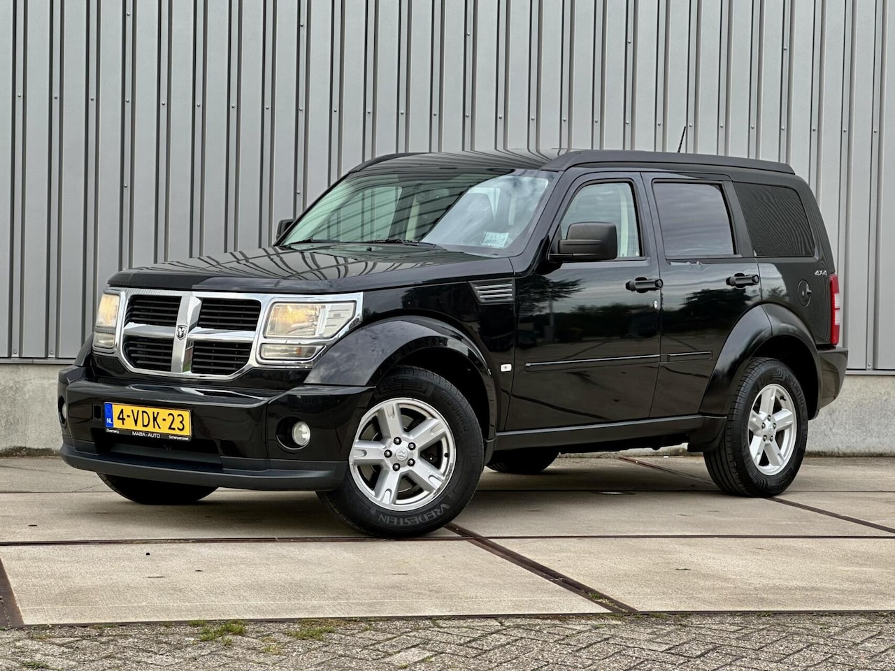 Dodge Nitro - 2.8 CRD SXT Grijs Kenteken Leder - 4X4 - Trekhaak - AutoWereld.nl