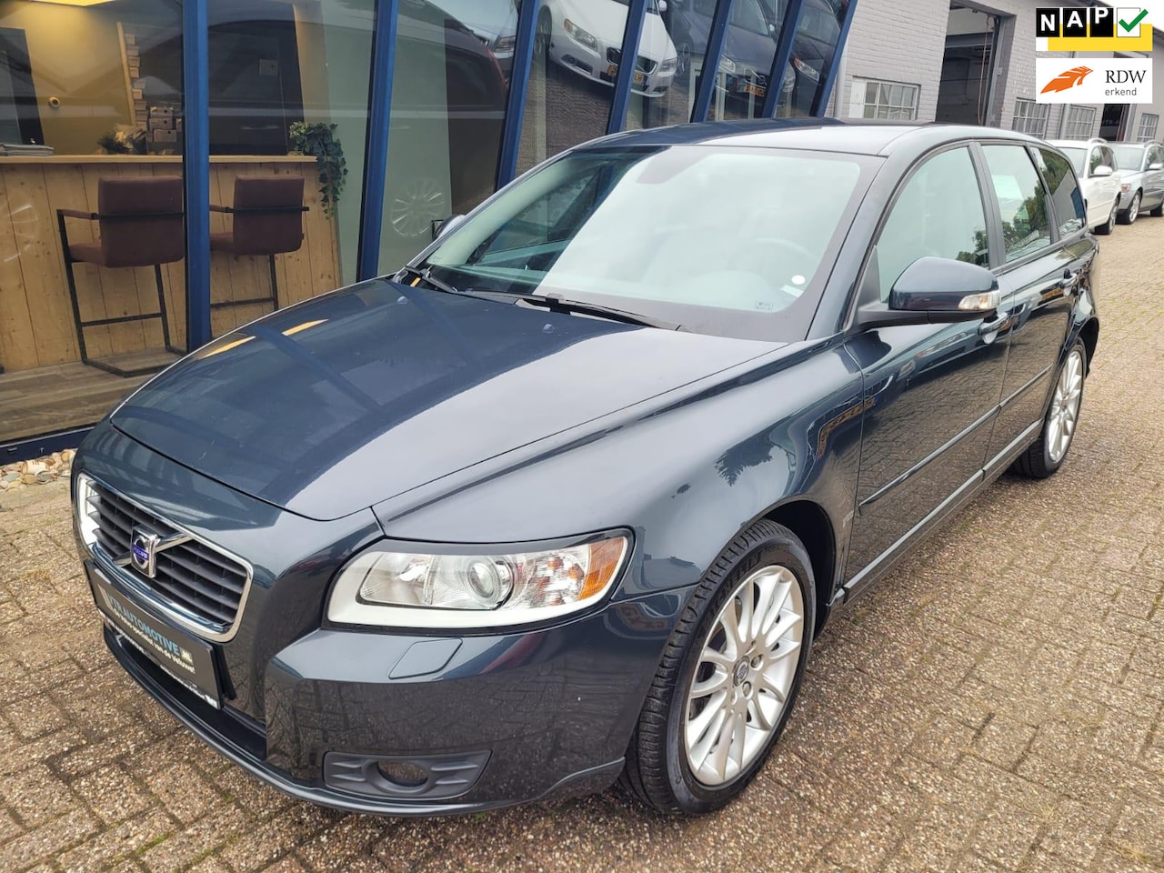 Volvo V50 - 2.0 Edition II NL-Auto LEER / XENON / TREKHAAK - AutoWereld.nl