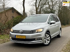 Volkswagen Touran - 1.6 TDI SCR Comfortline | 7-Persoons + Automaat + Navi + Cruise + Clima + Trekhaak Nu € 9.