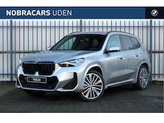 BMW X1 - xDrive25e M Sport Auomaat / Panoramadak / Trekhaak / Achteruitrijcamera / Sportstoelen / M