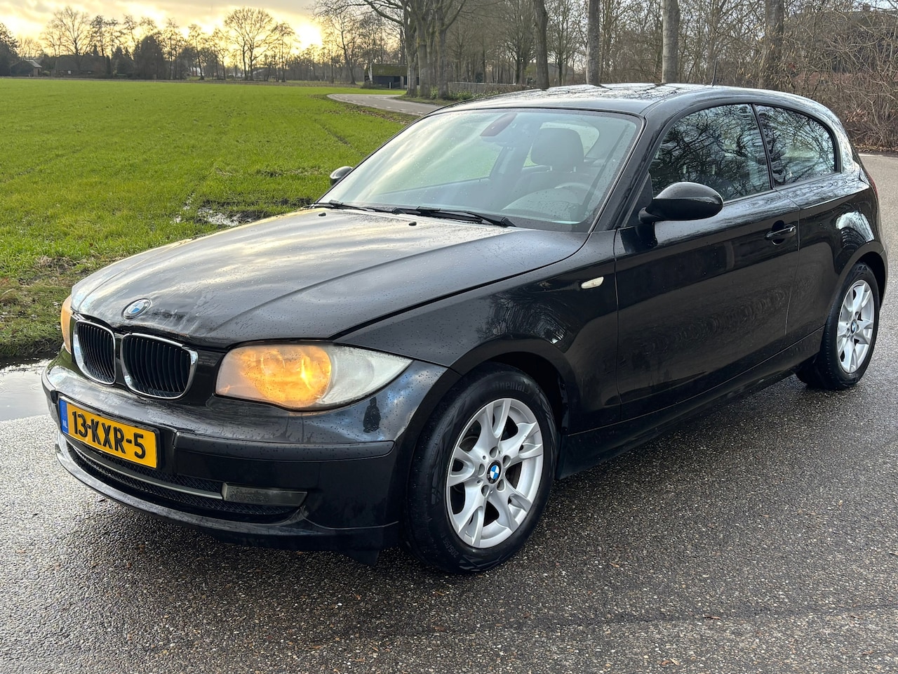 BMW 1-serie - 118d Business Line | export of handel | rijd schakelt prima | motorkap gaat niet open - AutoWereld.nl
