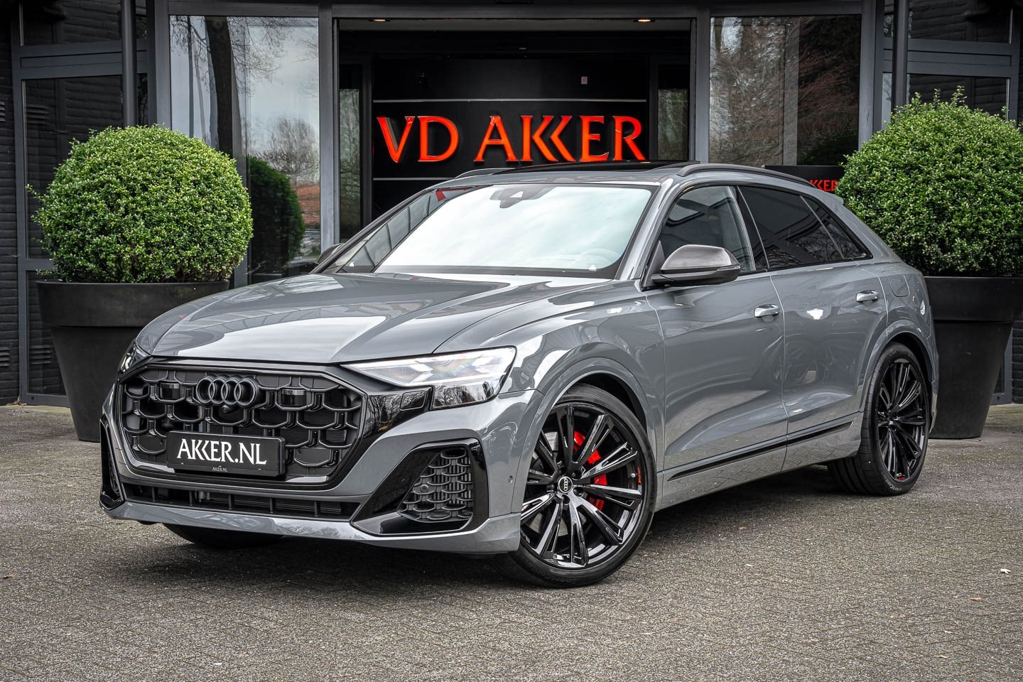 Audi Q8 - 60 TFSIe Np. €184k | Sportdiff. | Exclusive Lak | Massage | Carbon | 3D B&O | 4WSturing - AutoWereld.nl