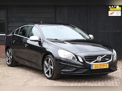 Volvo S60 - 1.6 T3 R-Design Navigatie/Parkeersensor/18"inch lmv/Trekhaak