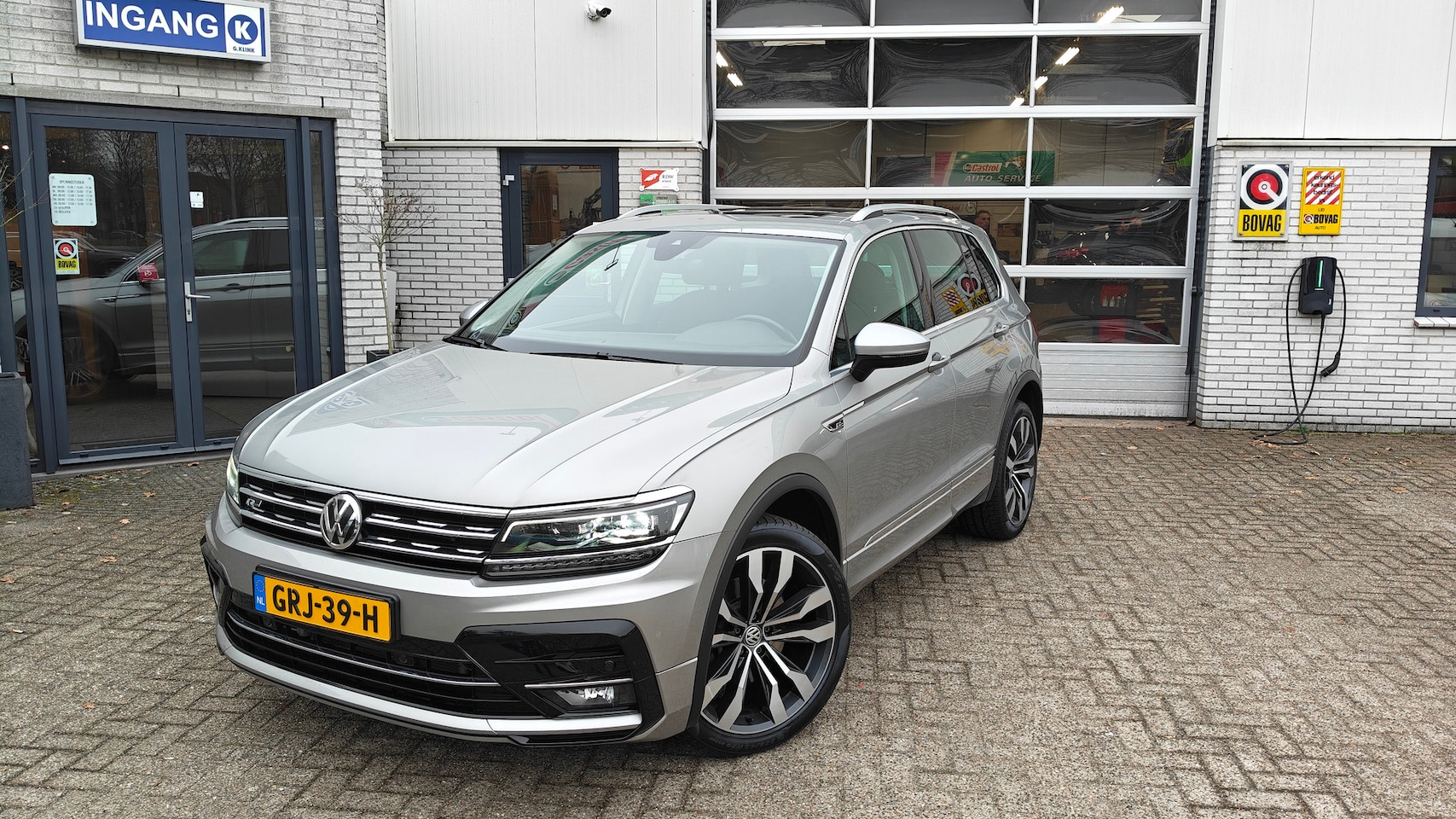 Volkswagen Tiguan - 2.0 TSI 230pk 4motion Highline Business R-Line Stoelverwarming | Elek Achterklep | Adaptiv - AutoWereld.nl