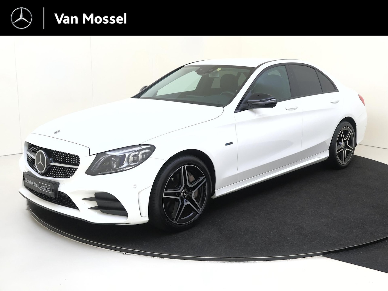 Mercedes-Benz C-klasse - 300e / Trekhaak / Night-Pakket / Stoelverwarming / Rij-assistentie / - AutoWereld.nl