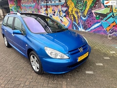 Peugeot 307 SW - 1.6 16V panorama dak airco 7 persoons op kenteken alleen 2 stoelen weg. Rijd goed inruil k