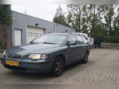 Volvo V70 - 2.4 140PK Edition
