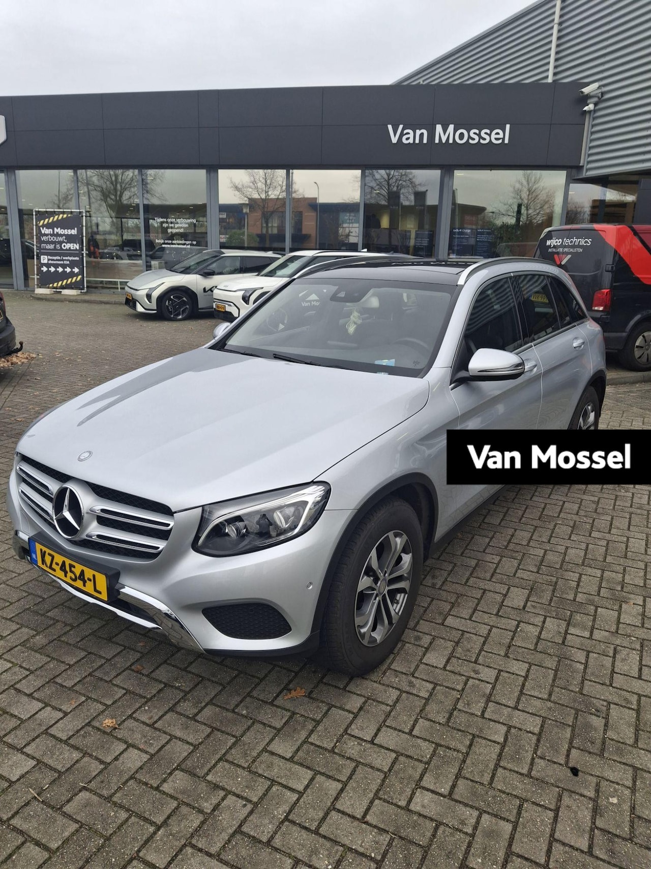 Mercedes-Benz GLC-klasse - 250 4MATIC Prestige AUTOMAAT | PANORAMADAK | LEDER | NAVIGATIE | SPORSTOELEN | ELEKTRISCHE - AutoWereld.nl