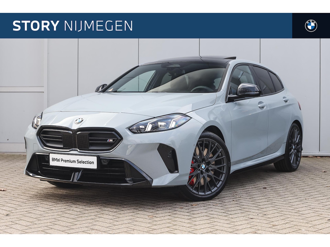 BMW 1-serie - 120 M Sport Automaat / Panoramadak / Sportstoelen / Achteruitrijcamera / M Adaptief onders - AutoWereld.nl