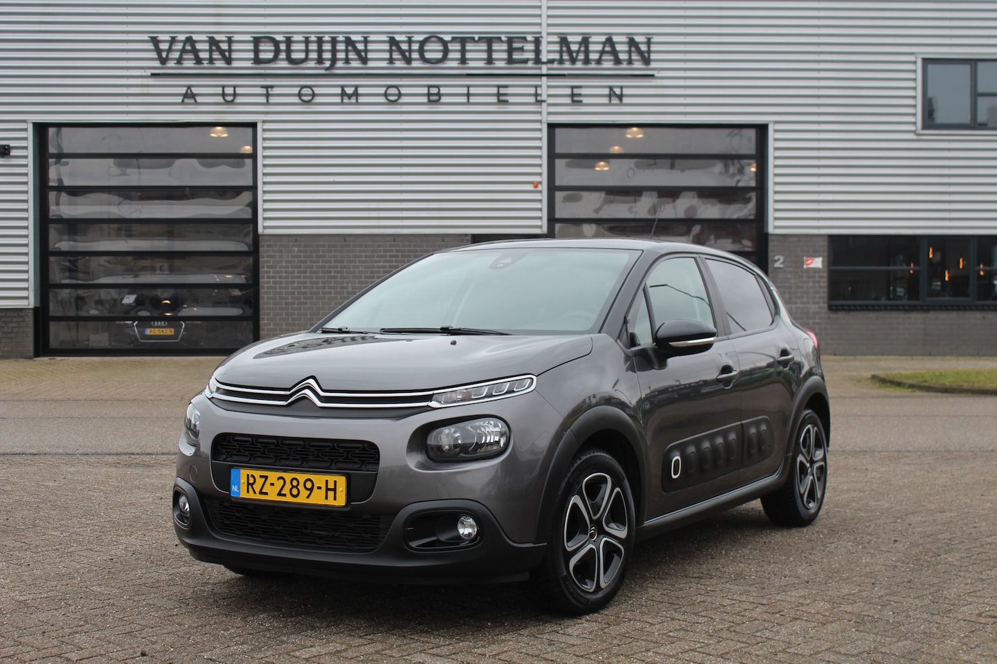 Citroën C3 - 1.2 PureTech Feel Edition / Carplay / Trekhaak / N.A.P. - AutoWereld.nl