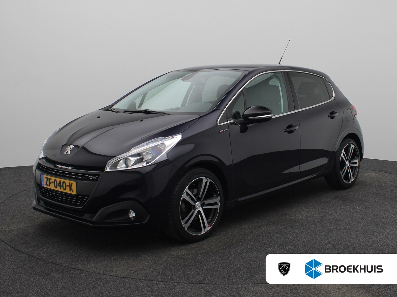 Peugeot 208 - 1.2 PureTech GT-Line | Achterbank in delen neerklapbaar | Alarm klasse 1(startblokkering) - AutoWereld.nl