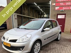 Renault Clio - 1.2 Speciale nieuwe dist set nieuwe koppelingen