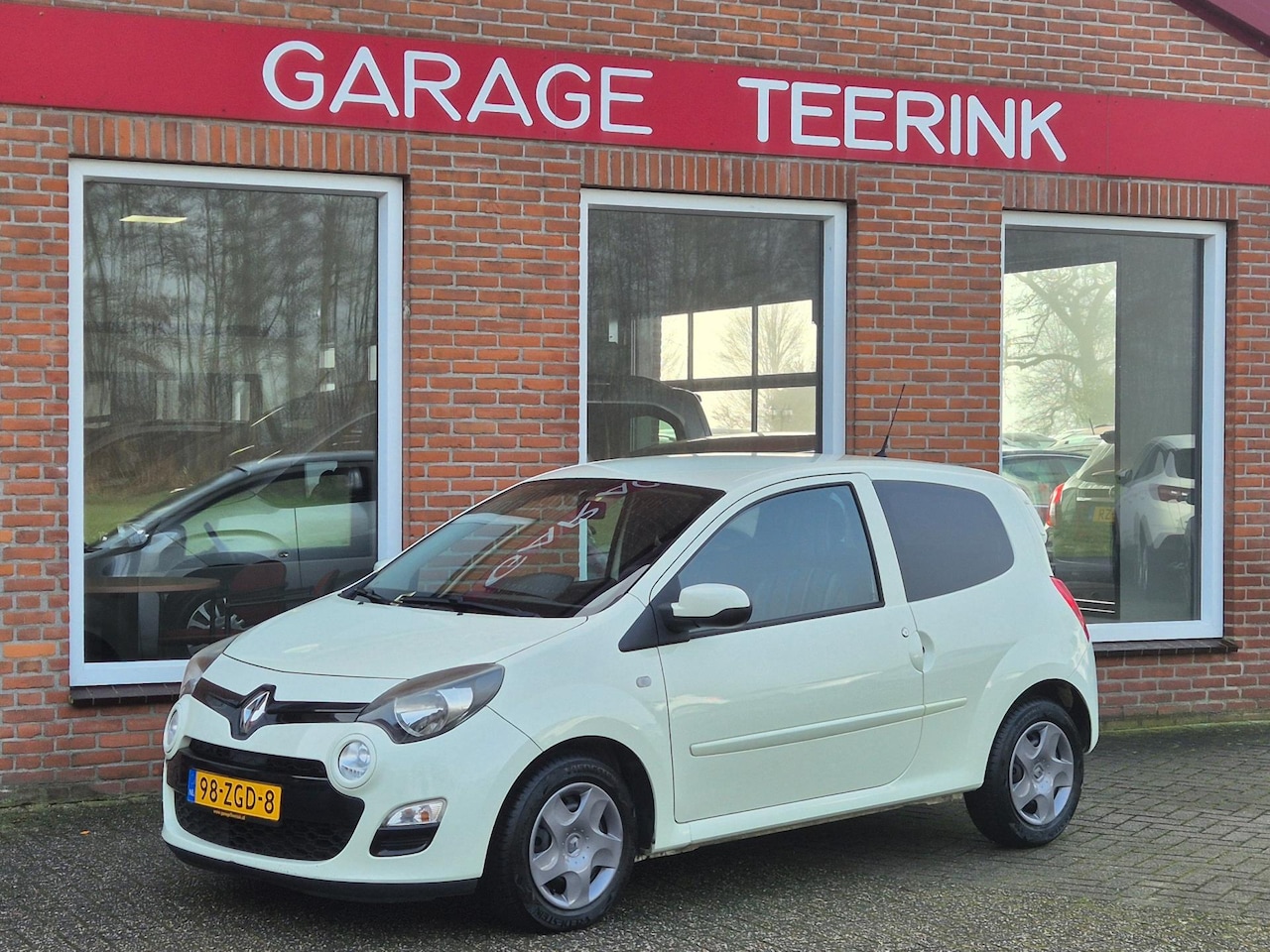 Renault Twingo - 1.2 16V Collection 75PK 3drs airco, cruise, centr,vergr, radio/usb/carkit - AutoWereld.nl