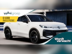 Volkswagen T-Roc - R-Line First Edition 1.5 eTSI 110 kW / 150 PK SUV Blackstyle | Panormadak | Matrix Led | T