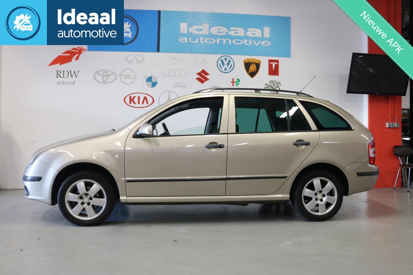 Skoda Fabia Combi - 1.4-16V Equipe plus 1.4-16V Equipe plus - AutoWereld.nl