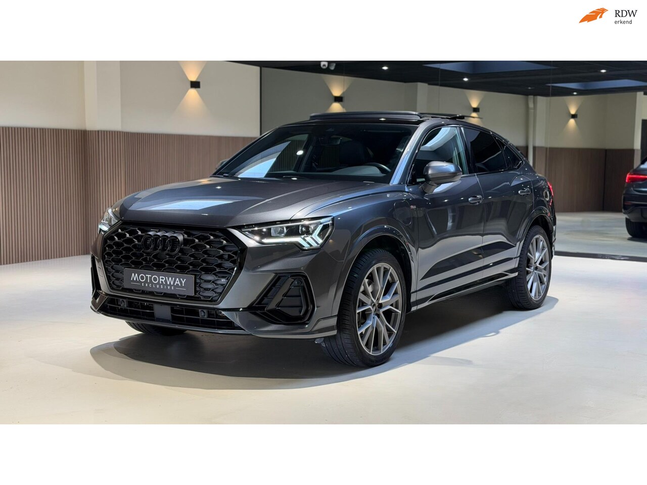 Audi Q3 Sportback - 45 TFSI e 3 x S-line |PANO|SFEER|CAMERA|LEDER - AutoWereld.nl