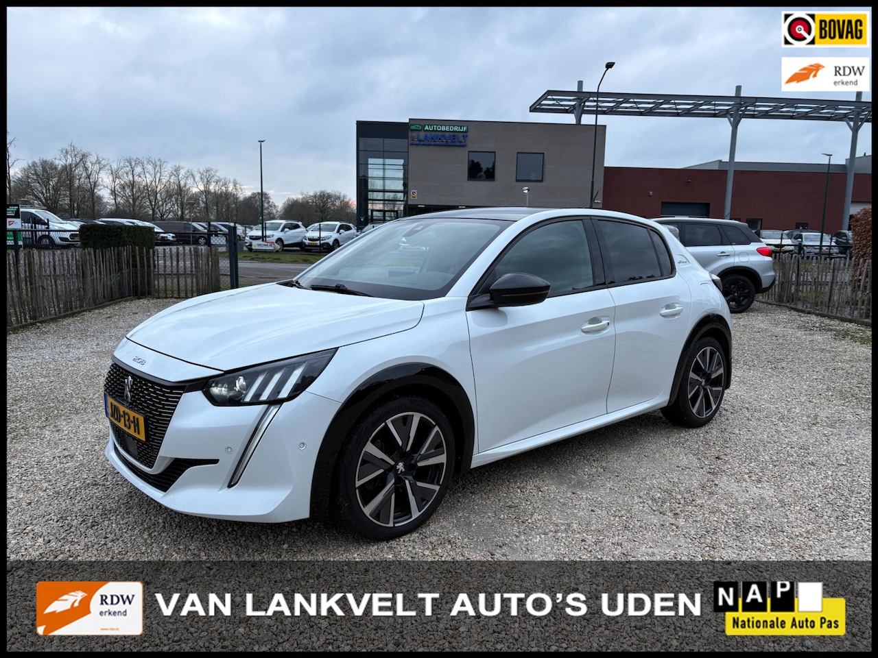 Peugeot 208 - 1.2 101pk GT-Line Automaat Panorama, Massage, ACC, Apple Carplay - AutoWereld.nl
