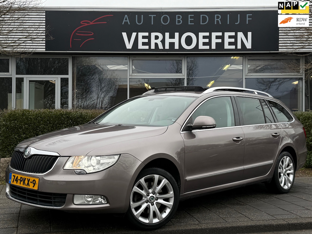Skoda Superb Combi - 1.4 TSI Ambition Business Line - PANORAMADAK - CRUISE / CLIMATE CONTR - XENON - MEMORY SEA - AutoWereld.nl