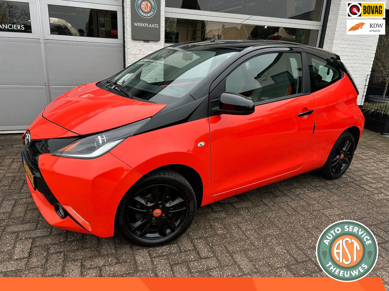 Toyota Aygo - 1.0 VVT-i x-play 2-TONE|CAMERA|AIRCO|LM.VELGEN - AutoWereld.nl