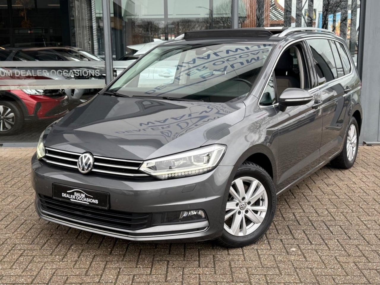 Volkswagen Touran - 1.5 TSI AUTOMAAT 150PK HIGHLINE AIRCO-ECC PANORAMADAK NAVI PDC. - AutoWereld.nl