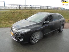Renault Mégane Estate - Megane 1.5 dci Bose airco navigatie panorama dak lmv pdc