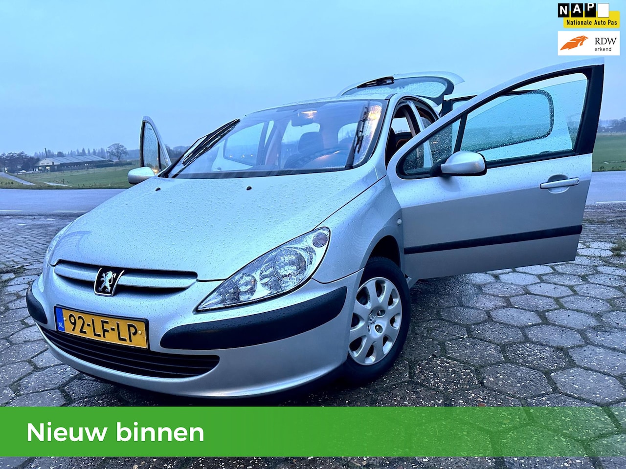 Peugeot 307 - 1.6-16V XS NAP 5D AIRCO NIEUWE APK SCHERM - AutoWereld.nl