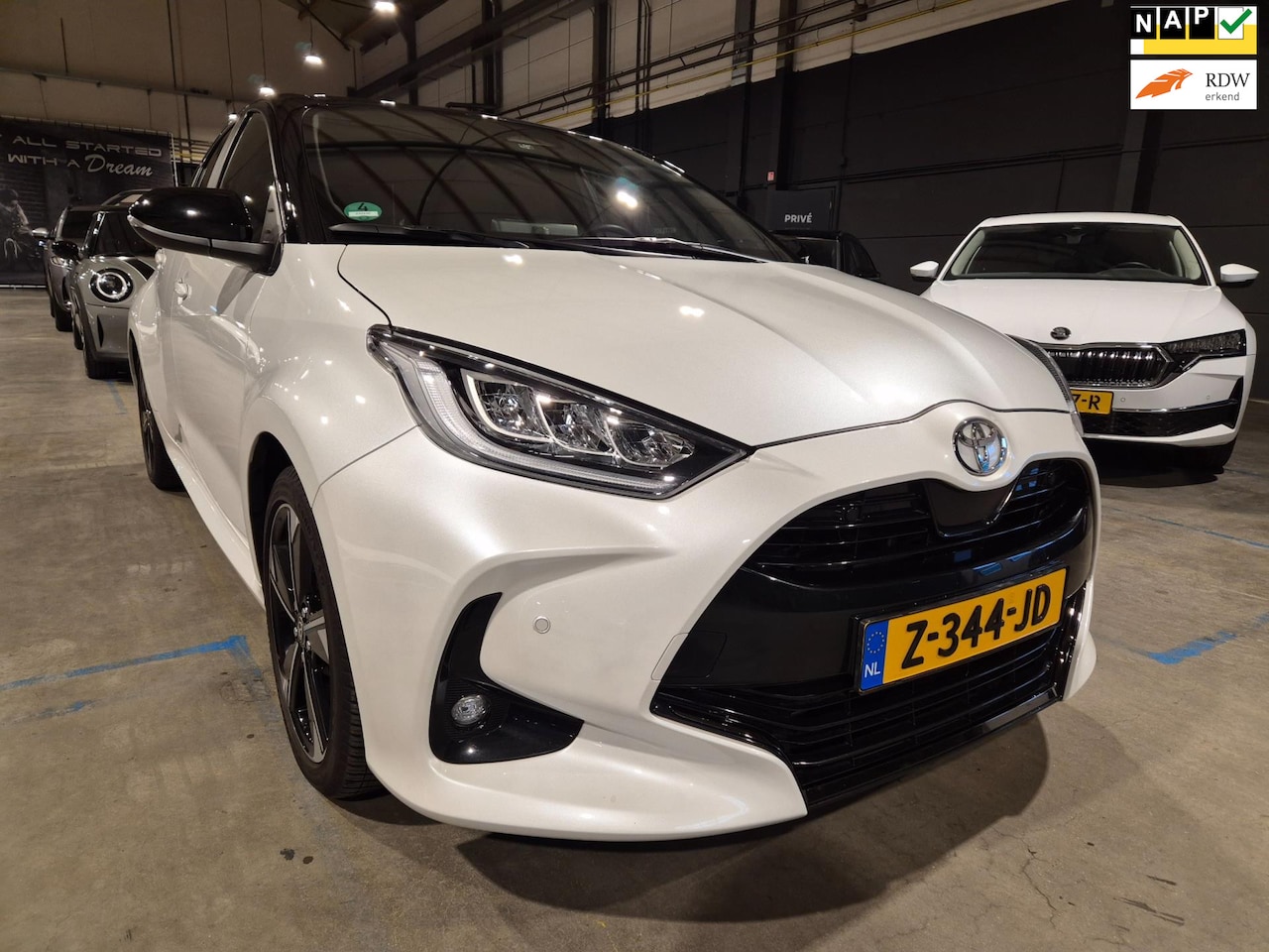 Toyota Yaris - 1.5 Hybrid 130 Launch Edition - HeadUp - Camera - Stoel en Stuurverw - NL Auto - Incl BTW - AutoWereld.nl
