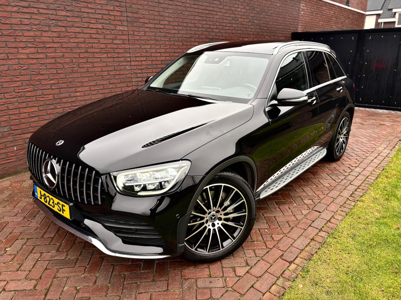 Mercedes-Benz GLC-klasse - 200 4MATIC AMG Panoramadak Trekhaak Camera - AutoWereld.nl