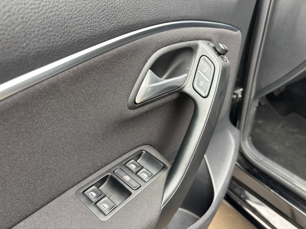 Volkswagen Polo - 1.0 First Edition | Airco. Parkeersensoren. Stoelverw.