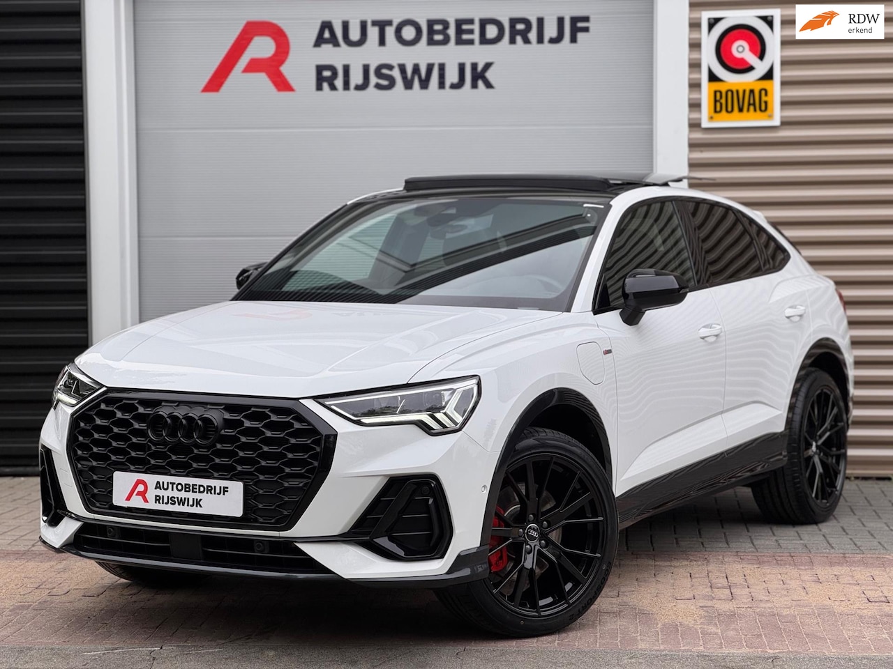 Audi Q3 Sportback - 45 TFSI e S Edition Pano/360/Keyless/Sfeer - AutoWereld.nl