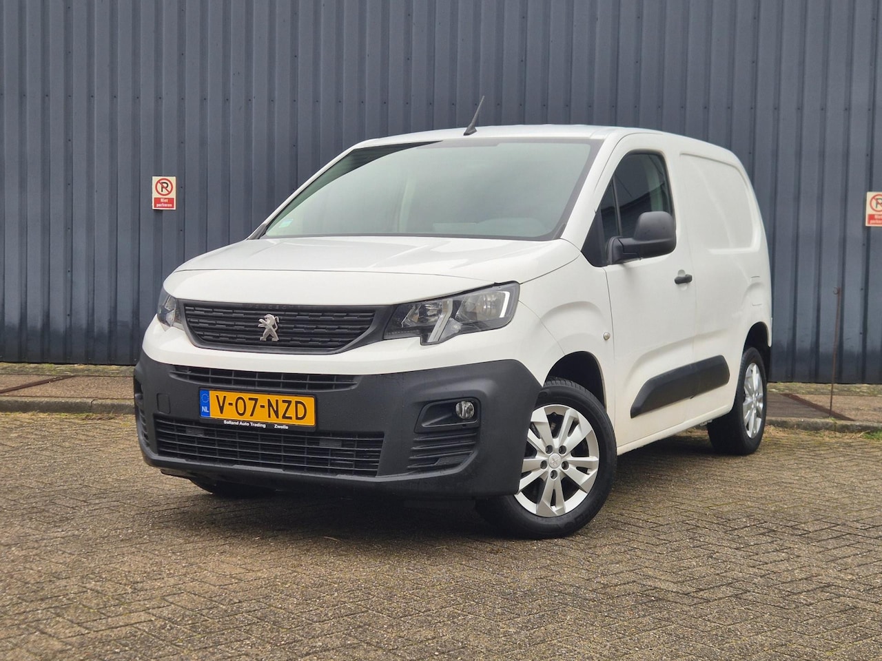 Peugeot Partner - 1.2 110pk PureTech Premium MARGE |Airco|Navi|Cruise|3-PRS| - AutoWereld.nl