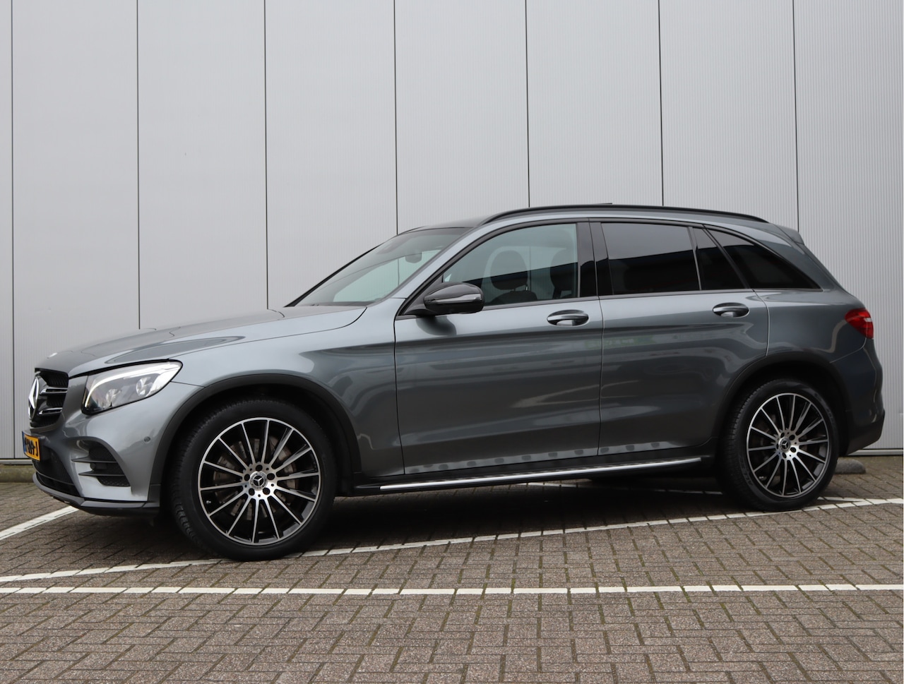 Mercedes-Benz GLC-klasse - 250 4MATIC AMG-line | Burmester | Pano | Org. NL - AutoWereld.nl