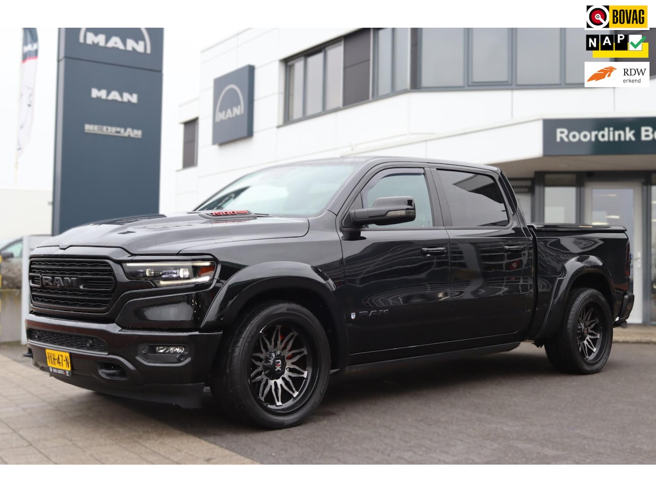 Dodge Ram 1500 - 5.7 V8 4x4 Hemi Crew Cab Limited Bad Ass edition - 3500 kg trekgewicht, luchtvering - AutoWereld.nl