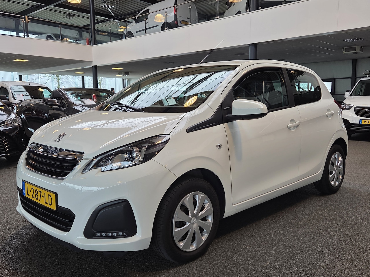 Peugeot 108 - 1.0 e-VTi Active 1.0 e-VTi Active - AutoWereld.nl