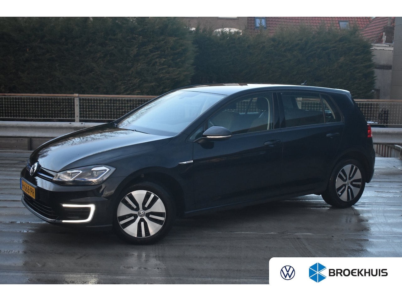 Volkswagen e-Golf - 136PK E-DITION | NAVIGATIE | ADAPT. CRUISE | APP. CONNECT | CLIMATE CONTROL | FULL LED | - AutoWereld.nl