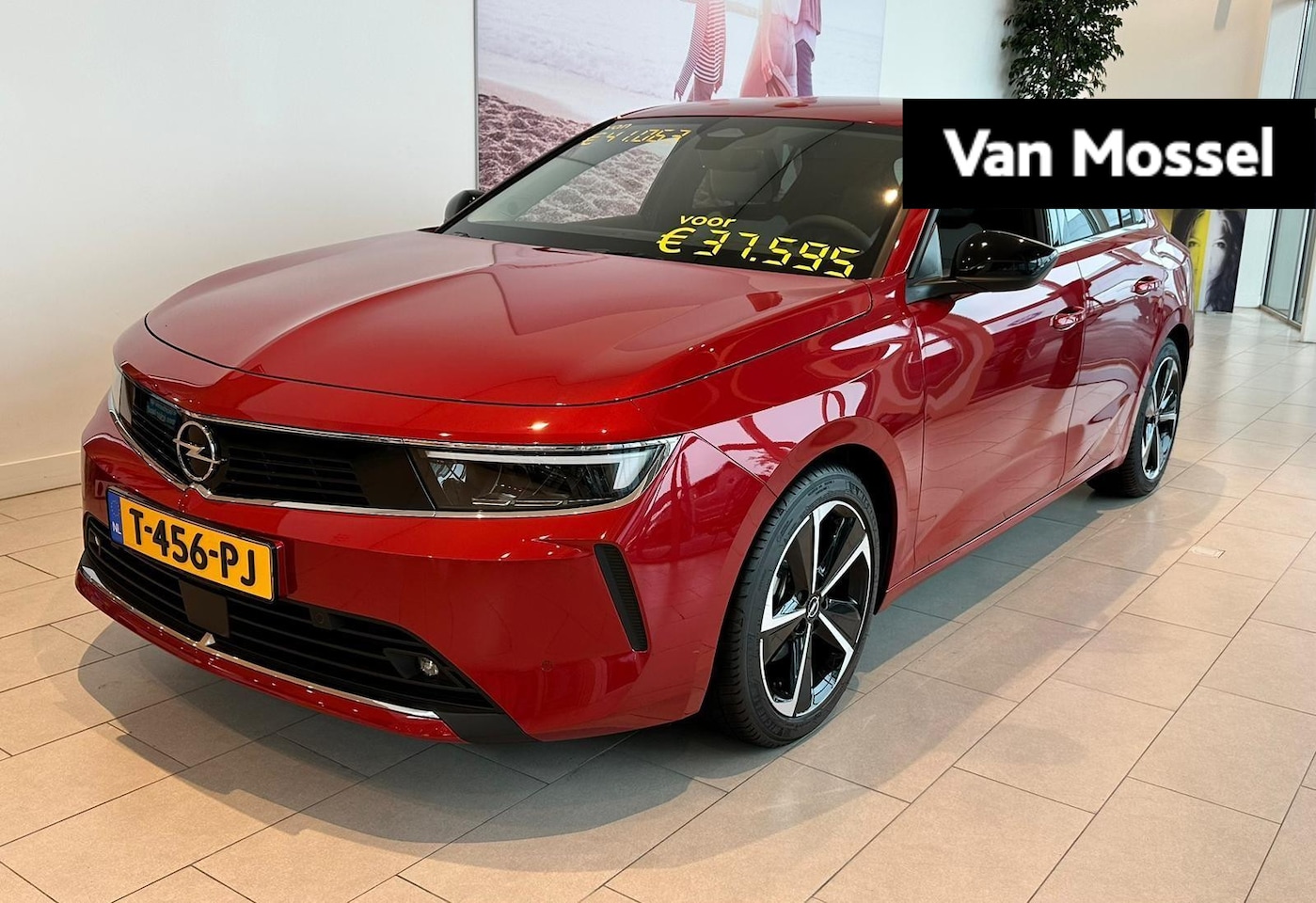 Opel Astra - 1.2 Business Elegance 1.2 Business Elegance - AutoWereld.nl