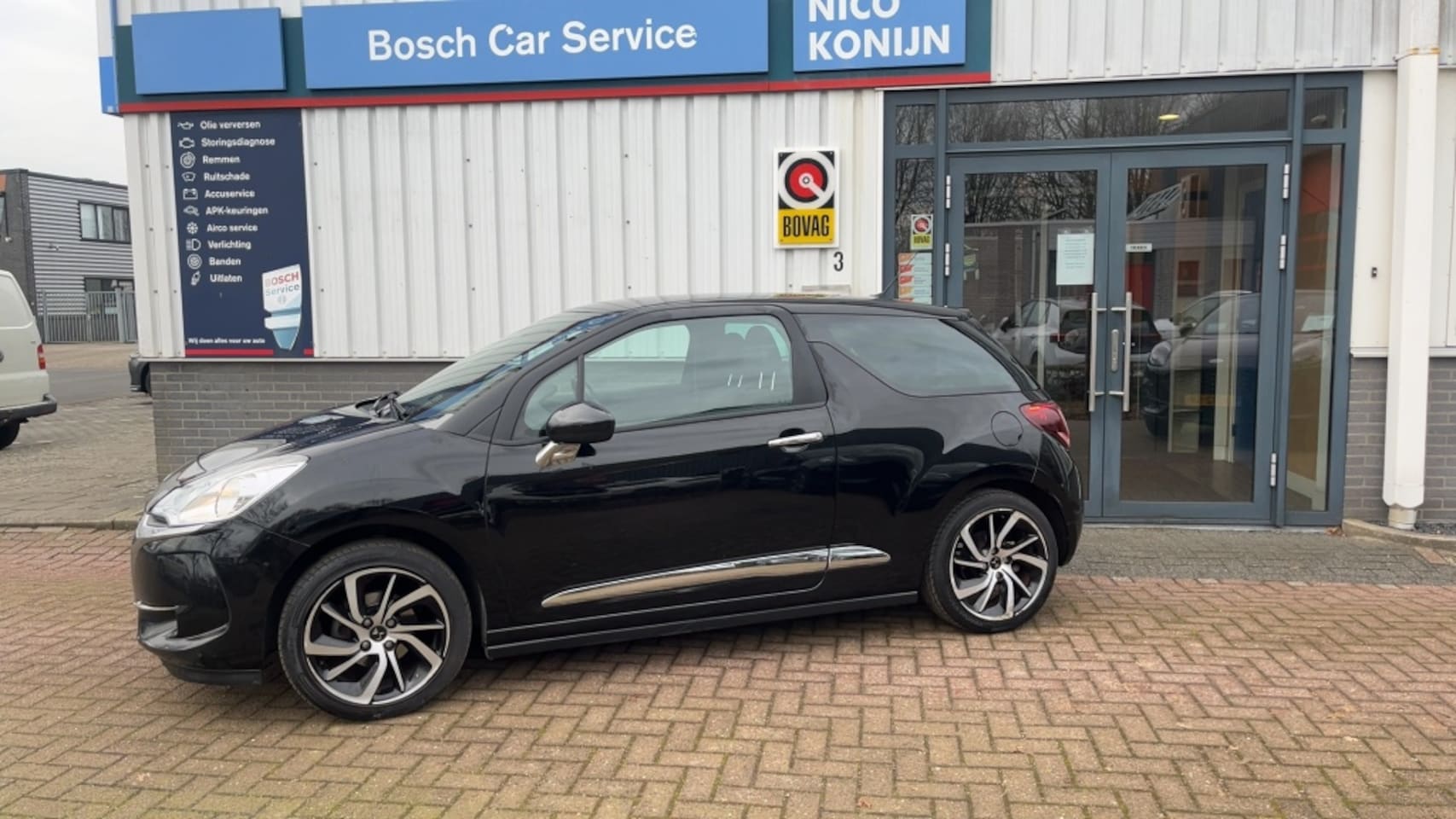 DS 3 - 1.2 PT Connected Chic Automaat - AutoWereld.nl