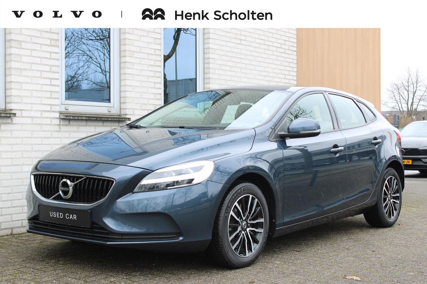 Volvo V40 - T2 Polar+ | Stoelverwarming | Parkeersensoren achter | Navigatie | High perfomance audio | - AutoWereld.nl