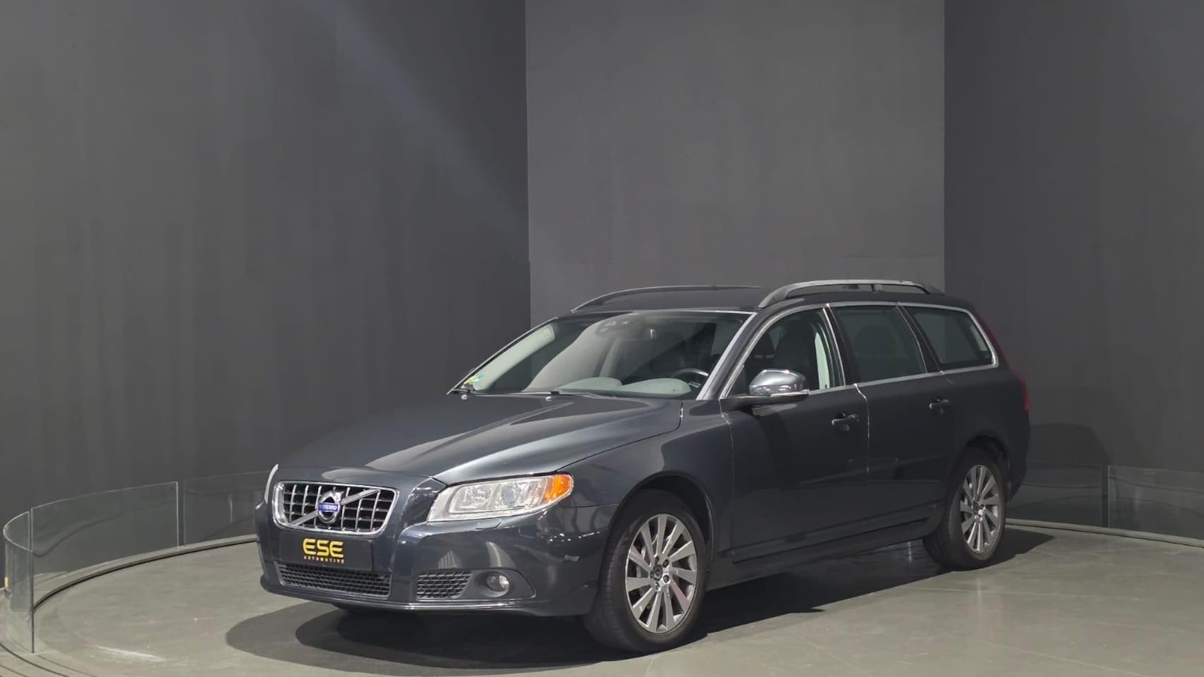 Volvo V70 - 1.6 T4 Limited Edition | Automaat | Leder | Trekhaak | Stoelverwarming - AutoWereld.nl