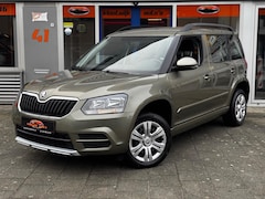 Skoda Yeti - 1.2 TSI Active Navigatie CarPlay Trekhaak 1e Eigenaar Nw Model