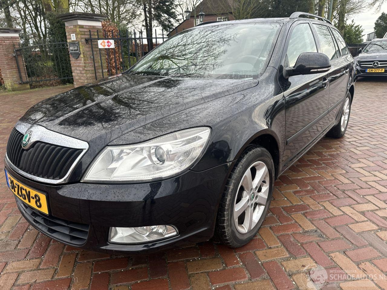 Skoda Octavia - 1.6 TDI DSG Ambition Business Line - AutoWereld.nl
